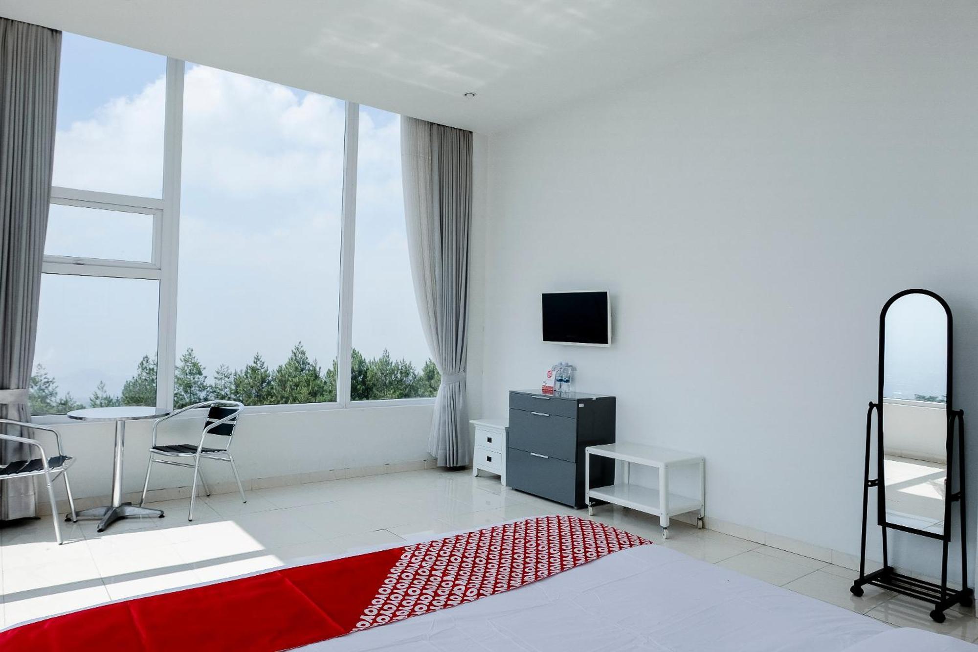 OYO 1194 Villa Bukit Panderman Residence Batu  Dış mekan fotoğraf