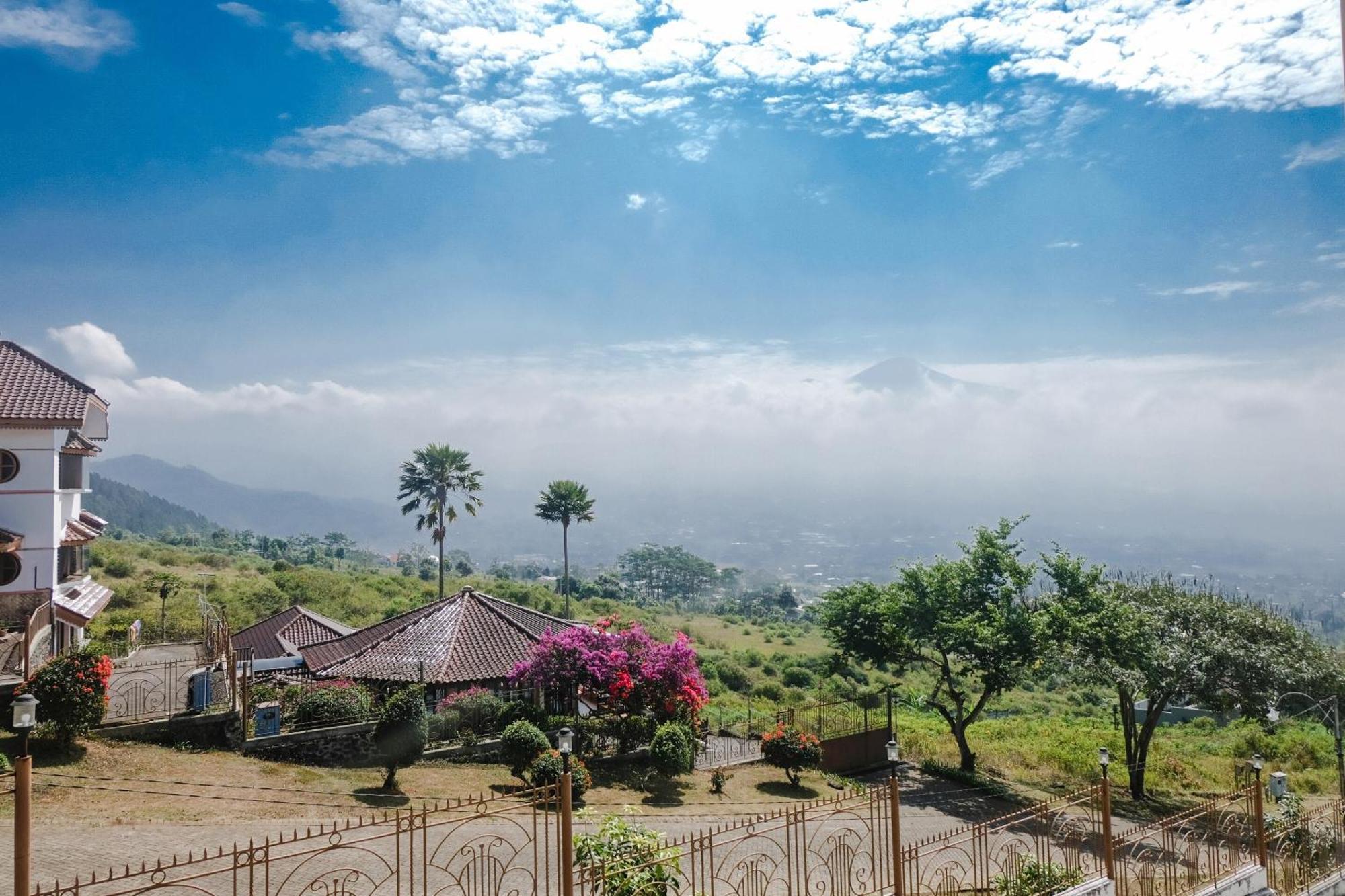 OYO 1194 Villa Bukit Panderman Residence Batu  Dış mekan fotoğraf