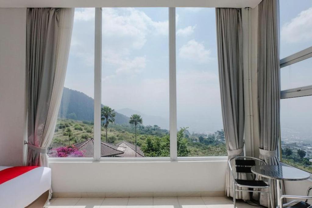 OYO 1194 Villa Bukit Panderman Residence Batu  Dış mekan fotoğraf