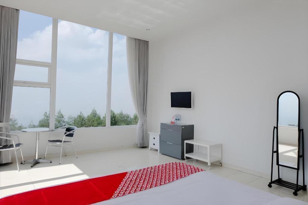 OYO 1194 Villa Bukit Panderman Residence Batu  Dış mekan fotoğraf