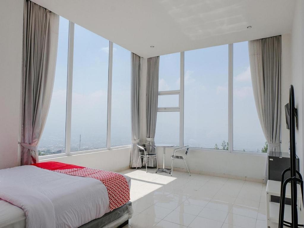 OYO 1194 Villa Bukit Panderman Residence Batu  Dış mekan fotoğraf
