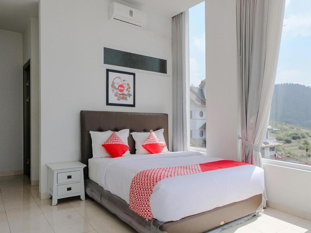 OYO 1194 Villa Bukit Panderman Residence Batu  Dış mekan fotoğraf